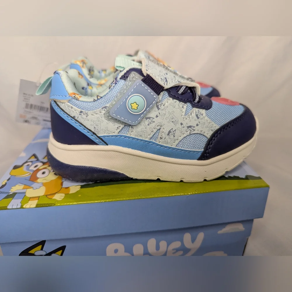 NWT Bluey Toddler Athletic Sneakers Size 9 - Picture 6 of 7